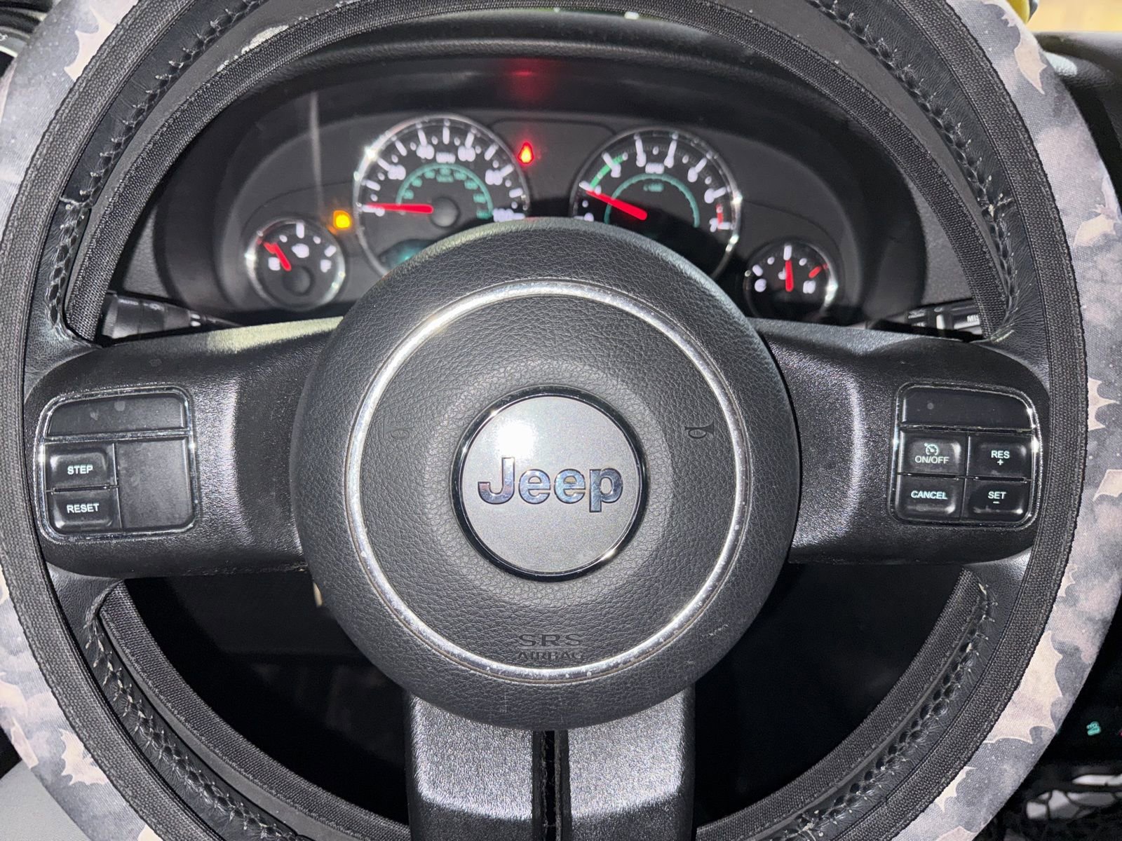 Used 2018 Jeep Wrangler Unlimited Sahara image 9