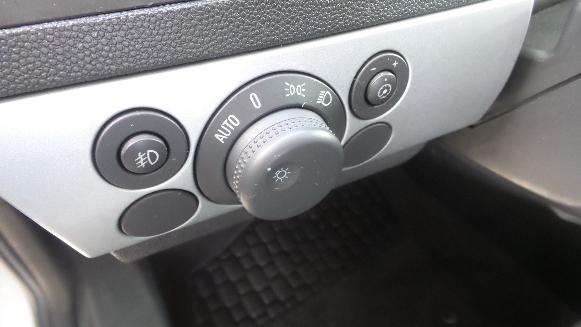 Used 2008 Saturn Astra XR FWD image 18