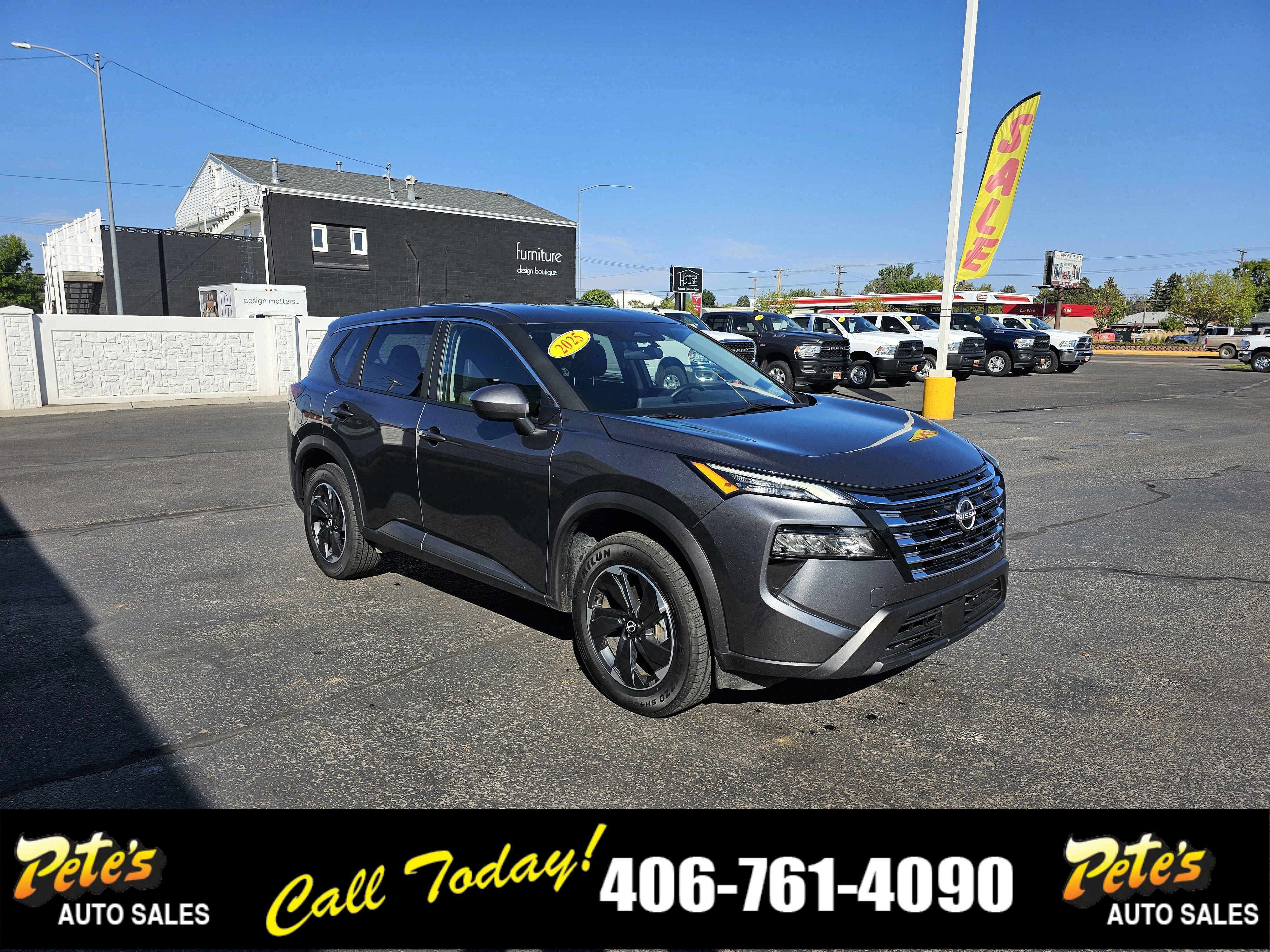Used 2025 Nissan Rogue SV image 6