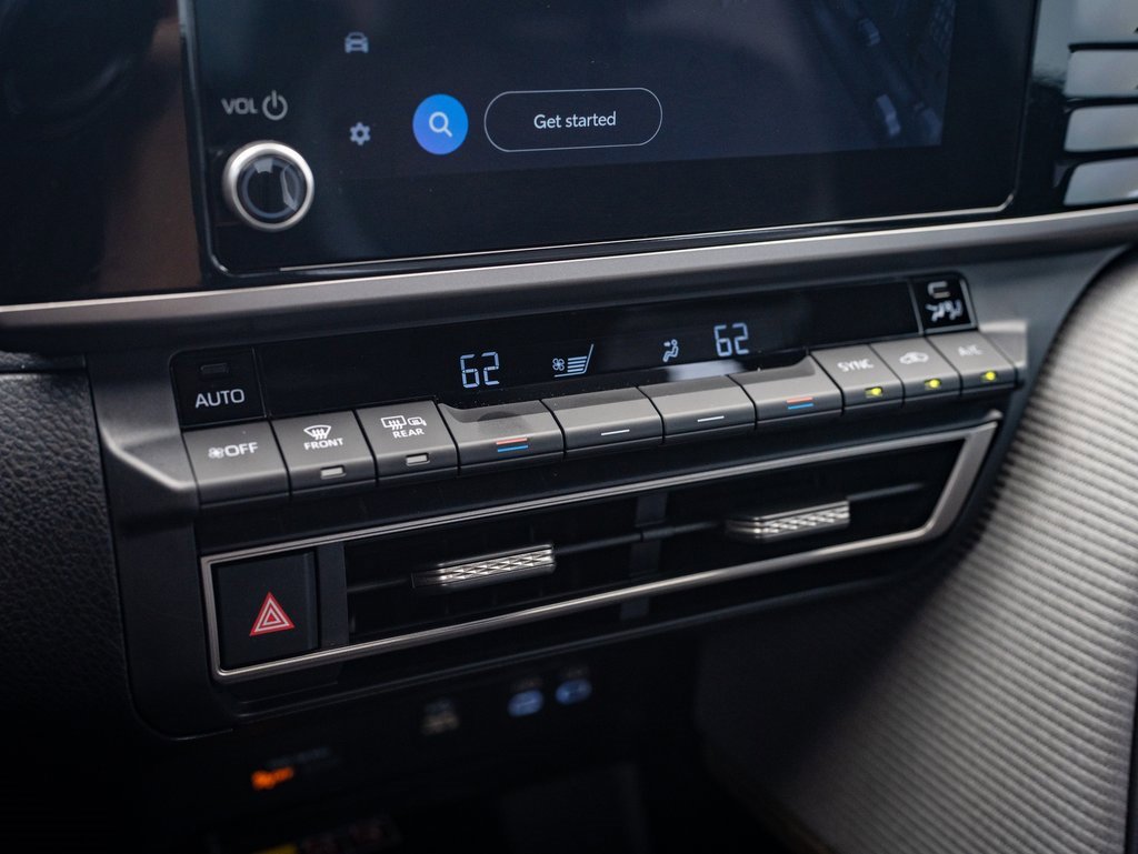 Used 2025 Toyota Camry SE image 20