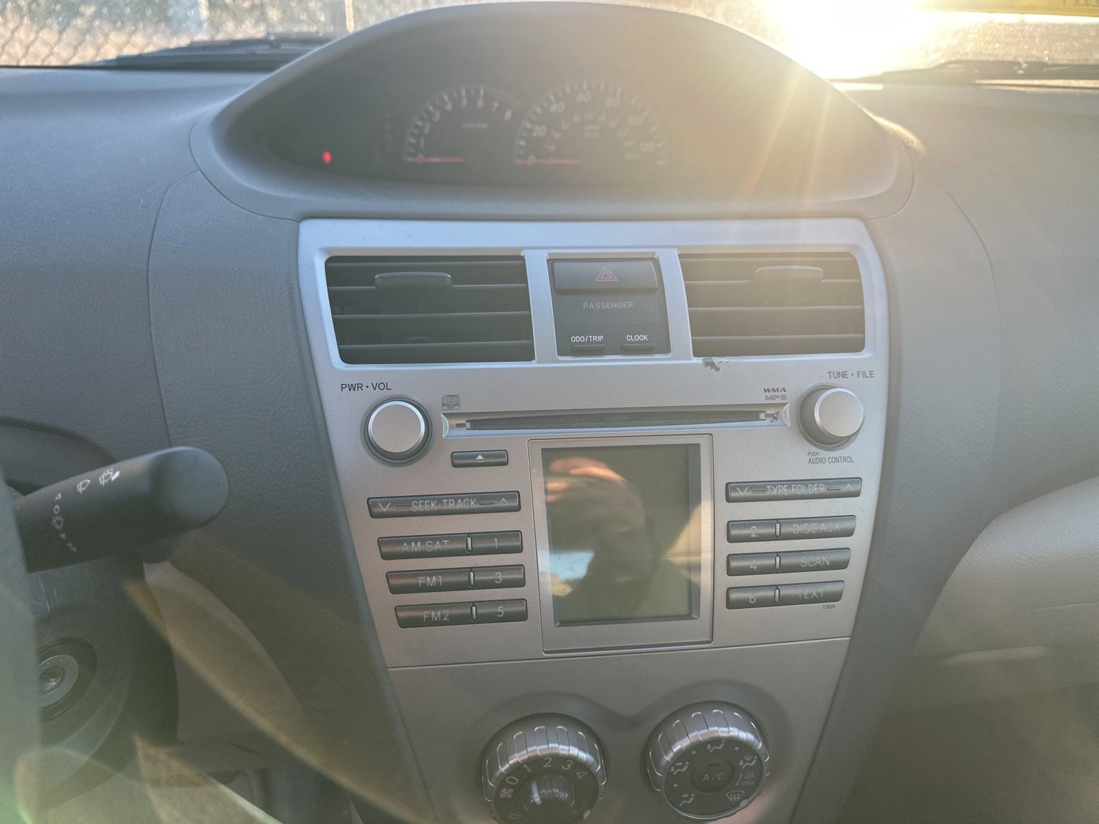 Used 2010 Toyota Yaris Sedan image 7