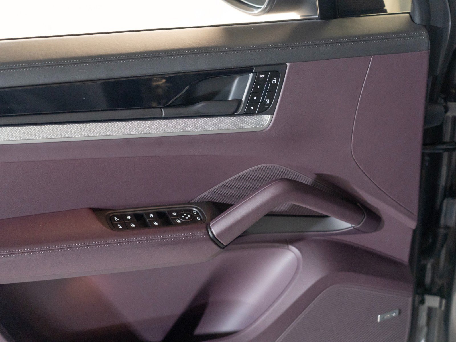 Certified 2024 Porsche Cayenne GTS AWD/4WD image 17