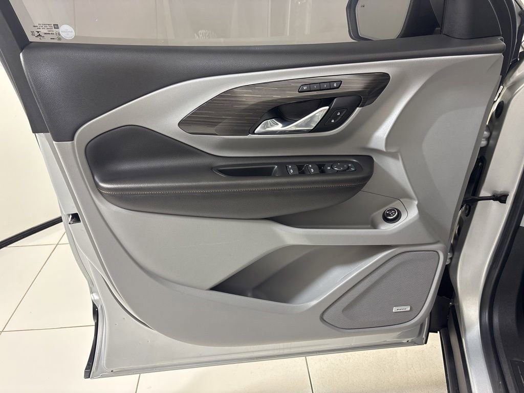 Used 2021 GMC Terrain SLT w/ Infotainment Package II image 16