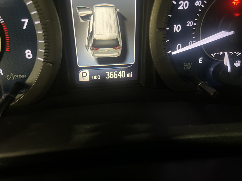 Used 2020 Toyota Sienna XLE Premium w/ Carpet Mat Package FWD image 29