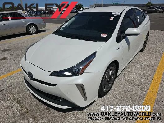 Used 2022 Toyota Prius XLE FWD image 1