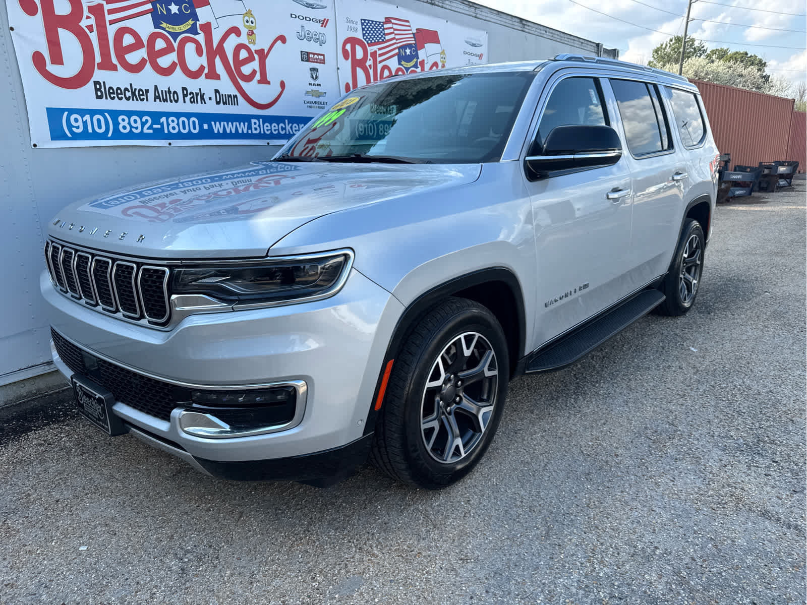 Used 2024 Jeep Wagoneer Series III AWD/4WD image 7