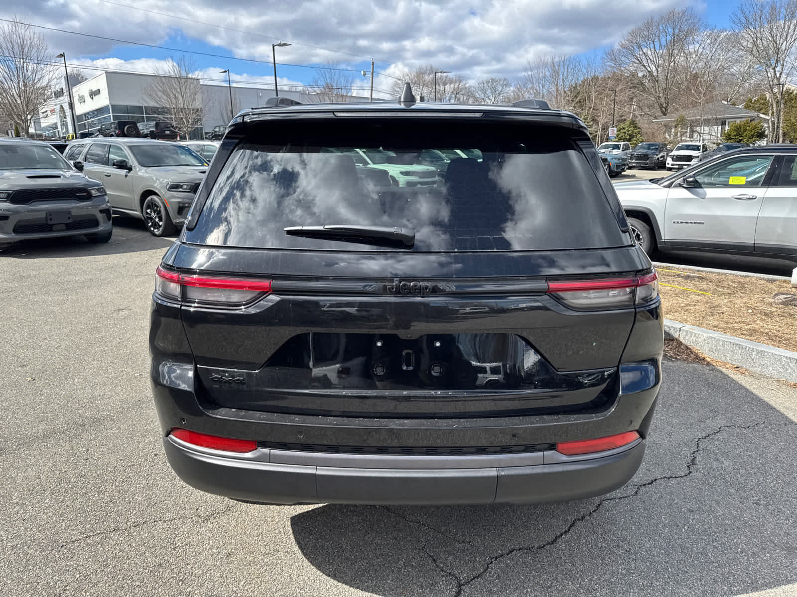 New 2026 Jeep Grand Cherokee Altitude image 5