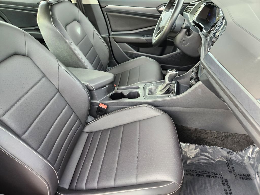 Used 2024 Volkswagen Jetta SE image 19