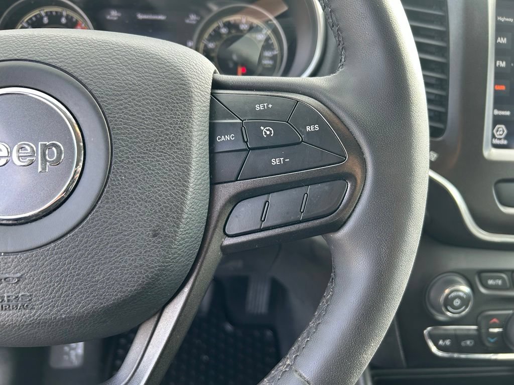 Used 2022 Jeep Cherokee Trailhawk AWD/4WD image 15