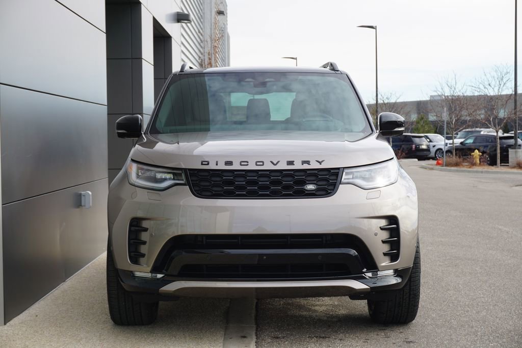 New 2025 Land Rover Discovery Dynamic SE image 5