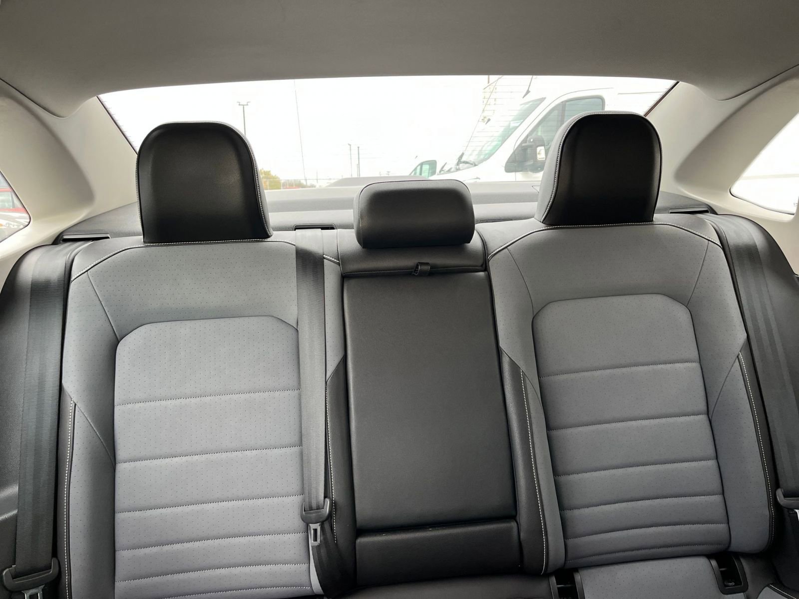 Used 2025 Volkswagen Jetta SE image 36