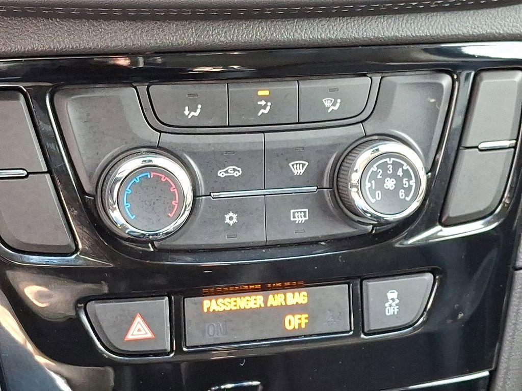 Used 2022 Buick Encore Preferred image 17