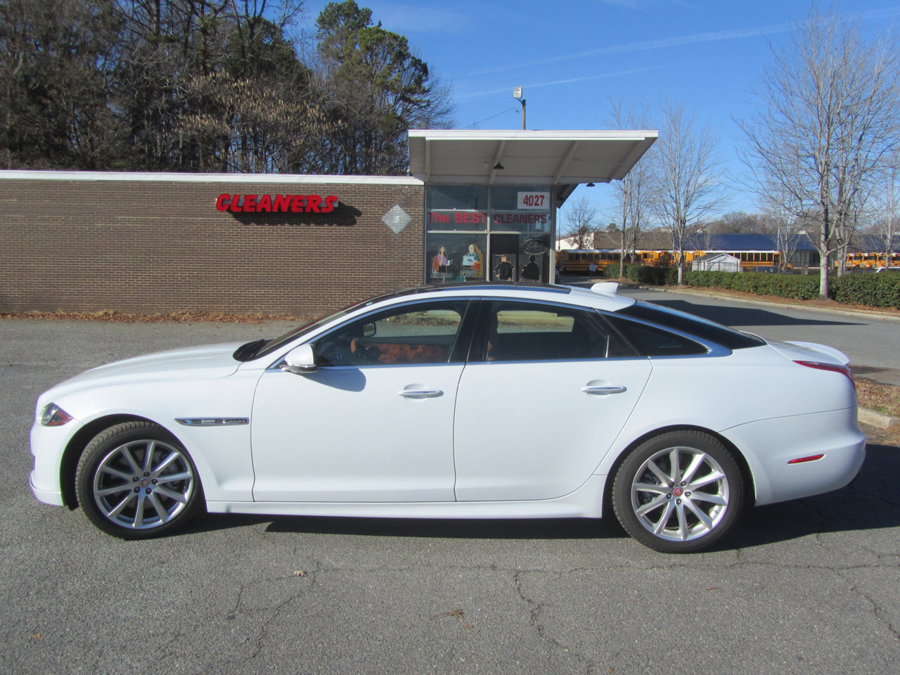 Used 2017 Jaguar XJ R-Sport image 8