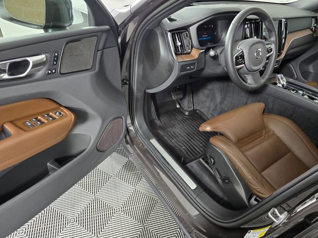 Used 2023 Volvo XC60 T8 Ultimate w/ Climate Package image 21