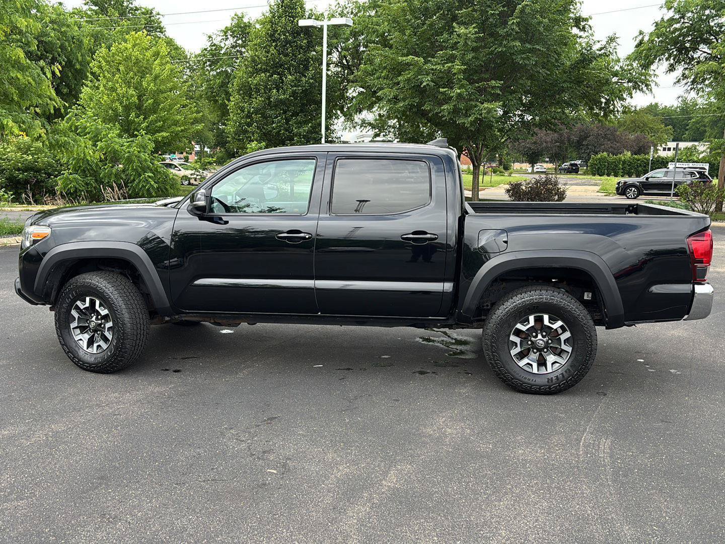 Used 2019 Toyota Tacoma TRD Off-Road AWD/4WD image 13