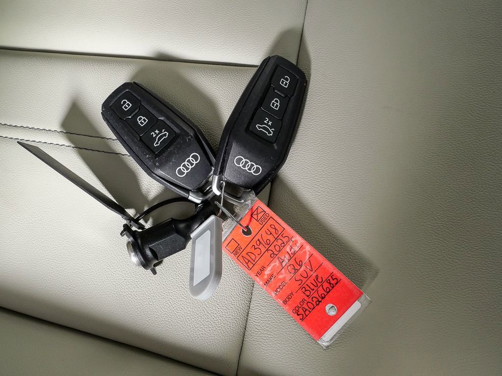 Certified 2025 Audi Q6 e-tron Premium w/ Convenience Package image 24