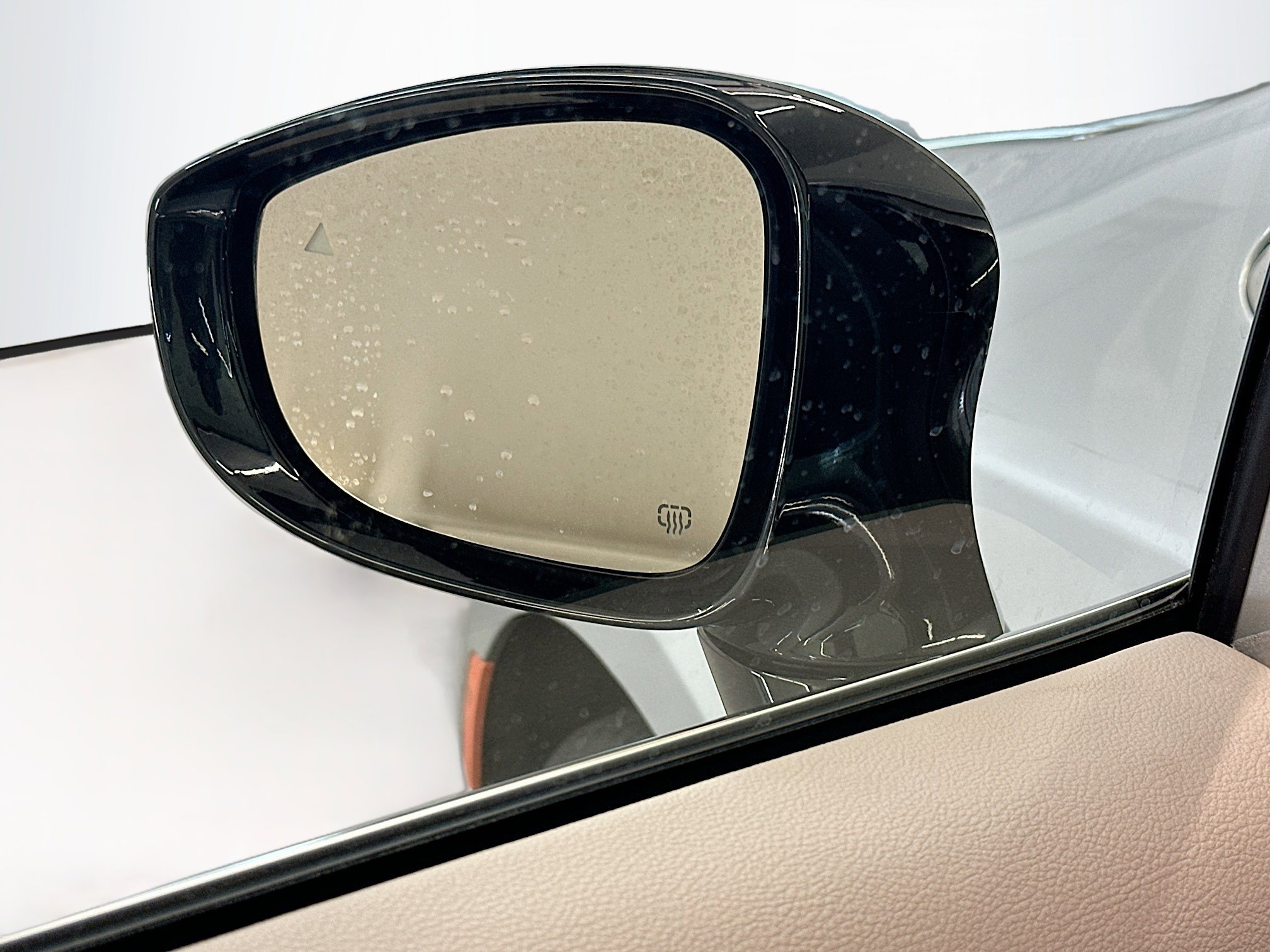 Used 2024 Chrysler Pacifica Touring-L FWD image 16