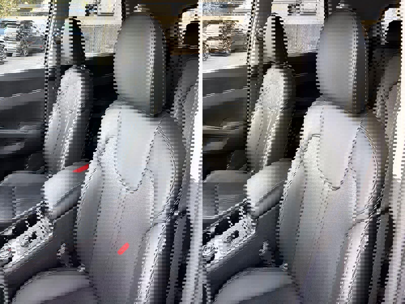 Used 2023 Kia Sorento EX image 27