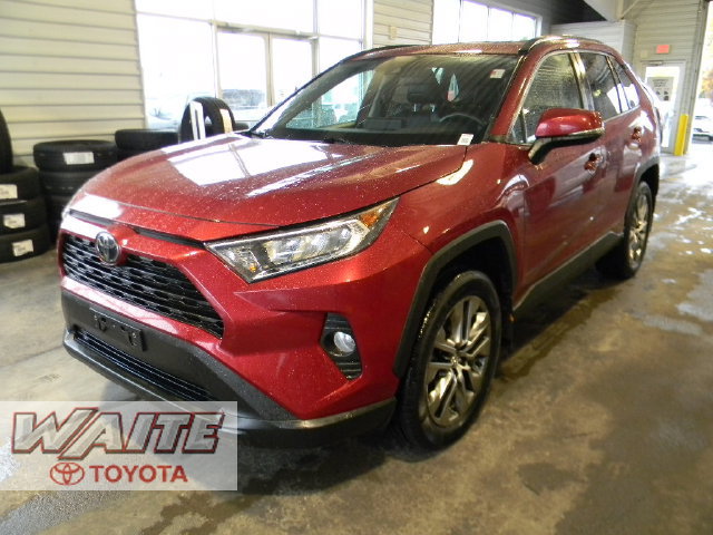 Used 2020 Toyota RAV4 XLE Premium AWD/4WD image 5