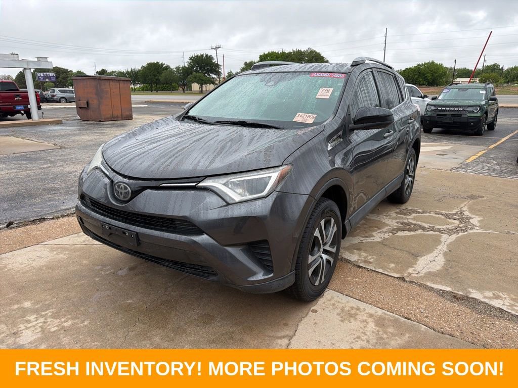 Used 2017 Toyota RAV4 LE FWD image 3