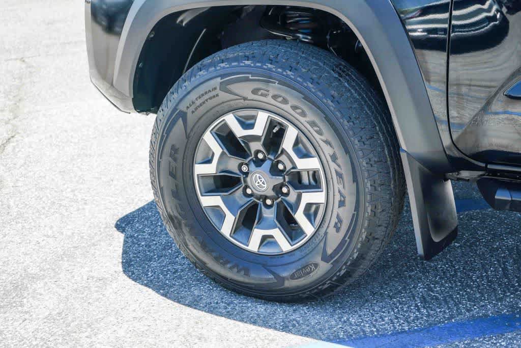 Used 2021 Toyota Tacoma TRD Off-Road w/ TRD Premium Off Road Package AWD/4WD image 9