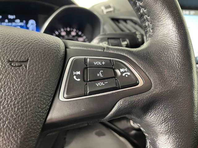 Used 2019 Ford Escape Titanium image 10