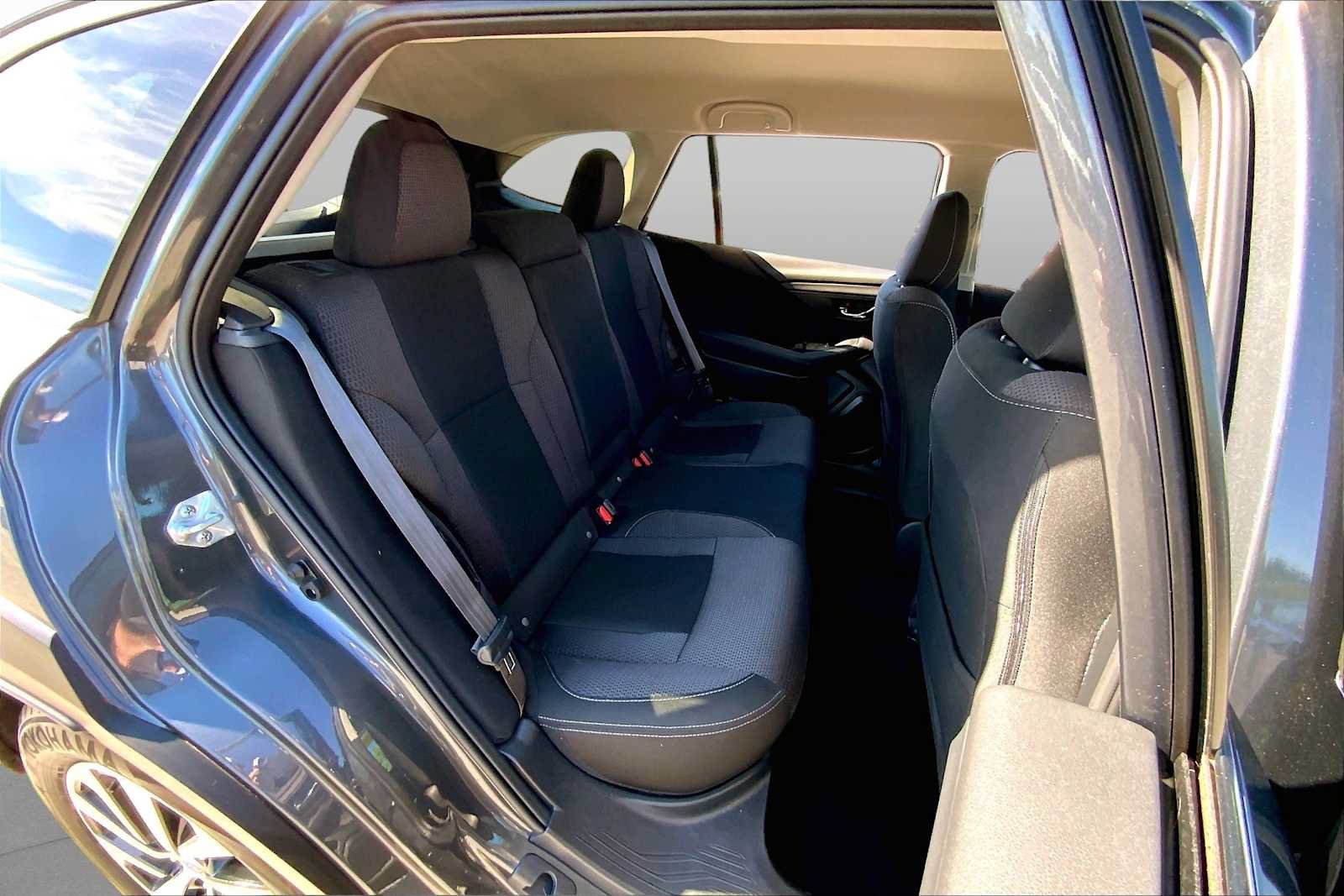 Used 2024 Subaru Outback Premium AWD/4WD image 19