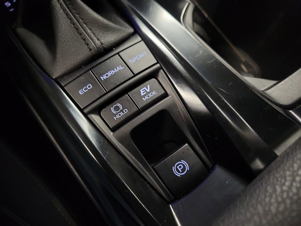 Used 2025 Toyota Camry SE image 15