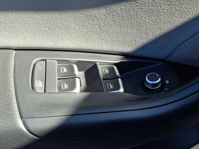 Used 2018 Audi Q3 2.0T Premium image 30