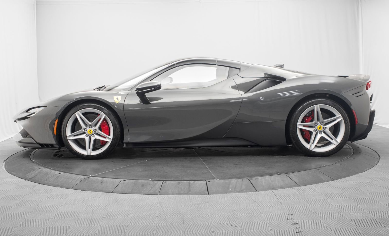 Used 2024 Ferrari SF90 Spider AWD/4WD image 14