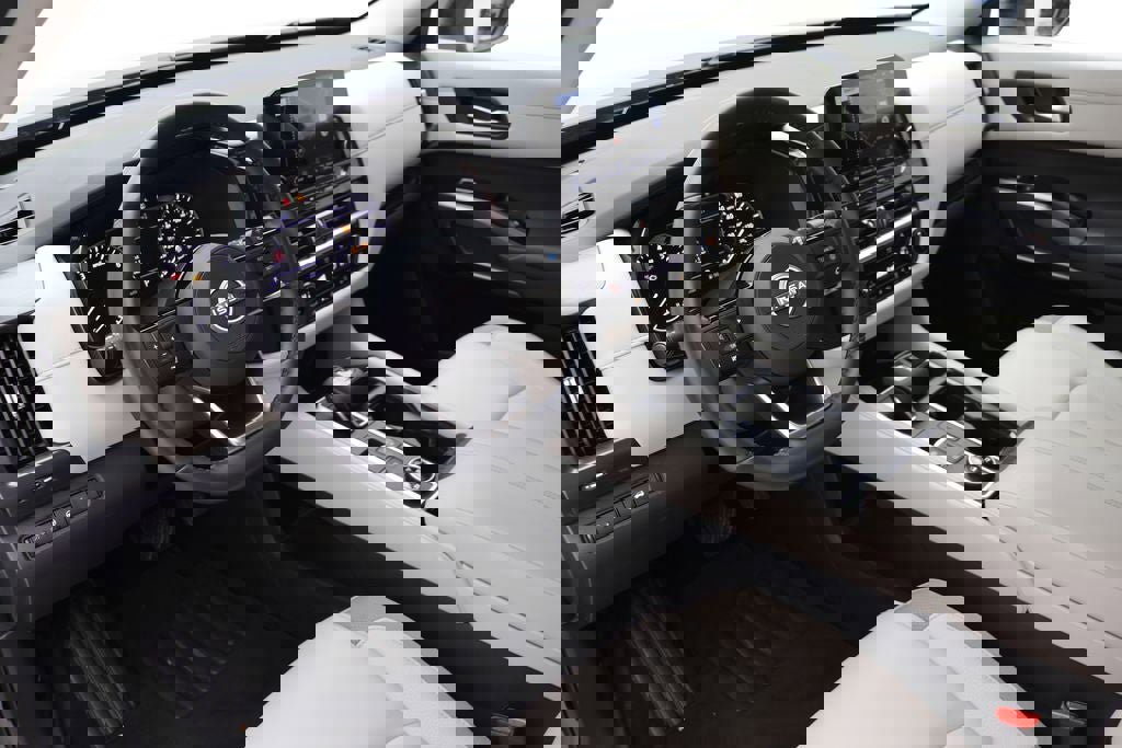 Used 2024 Nissan Pathfinder SL w/ Black Appearance Package image 13