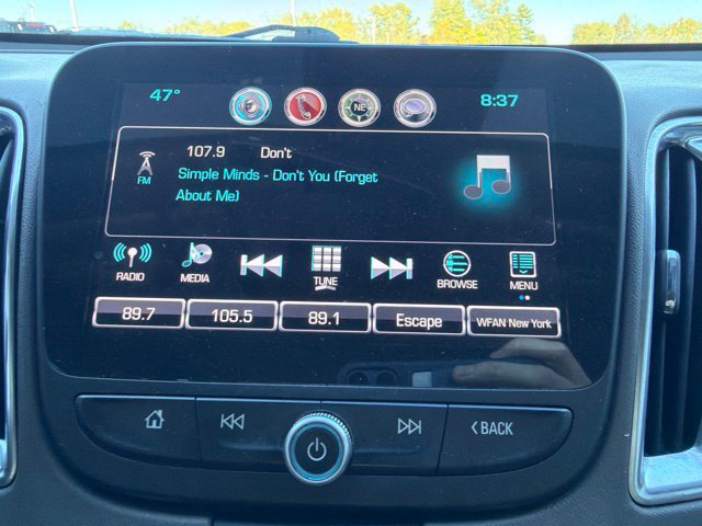 Used 2018 Chevrolet Malibu Premier w/ Premier Sun and Wheel Package FWD image 29
