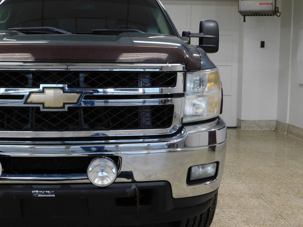 Used 2011 Chevrolet Silverado 2500 LT w/ Interior Plus Package AWD/4WD image 19