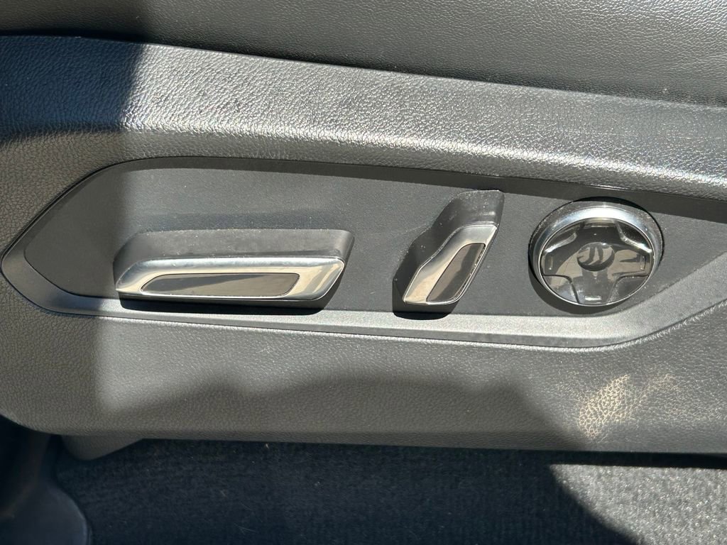 Used 2023 Acura MDX A-Spec image 32