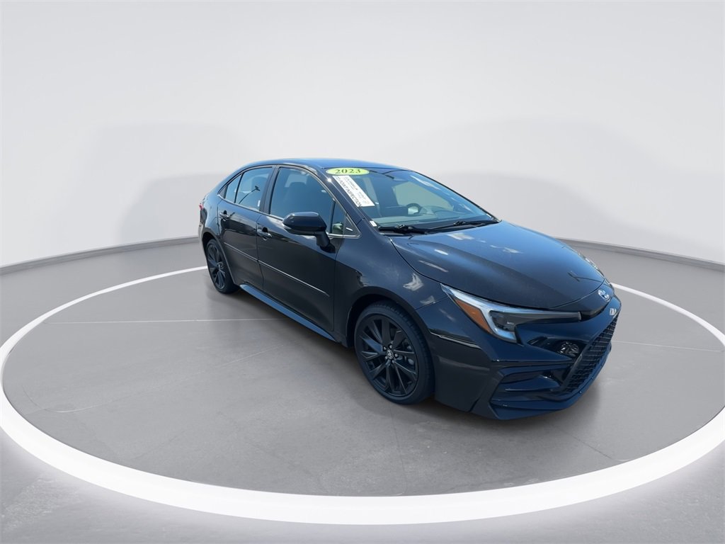 Used 2023 Toyota Corolla SE image 2