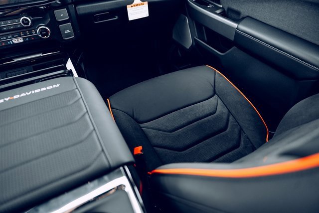 New 2026 Ford F250 Lariat w/ Black Appearance Package image 40