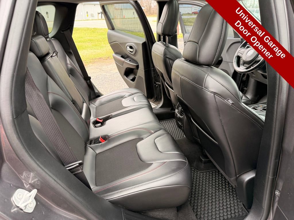 Used 2020 Jeep Cherokee Trailhawk w/ Comfort & Convenience Group image 33