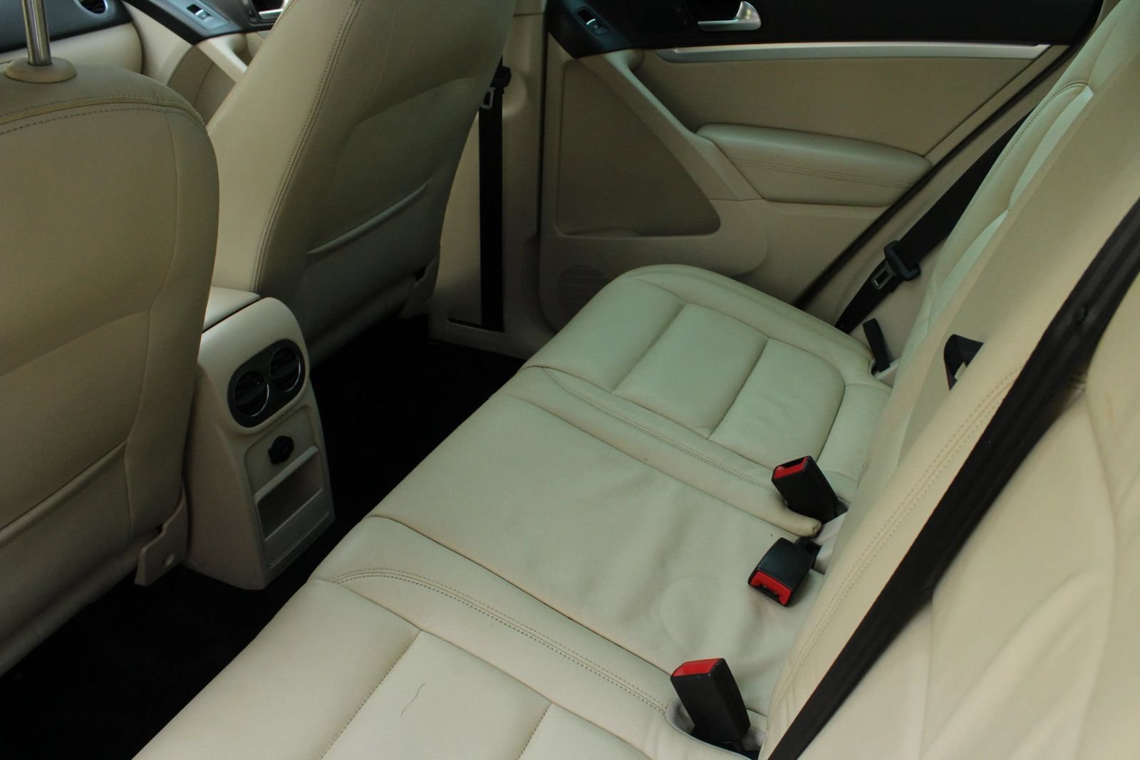 Used 2013 Volkswagen Tiguan SEL FWD image 23