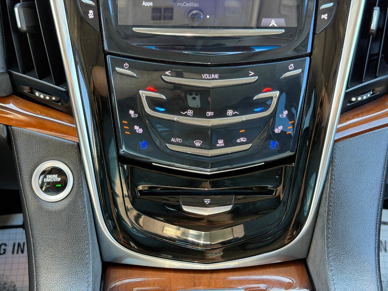 Used 2018 Cadillac Escalade Luxury AWD/4WD image 77
