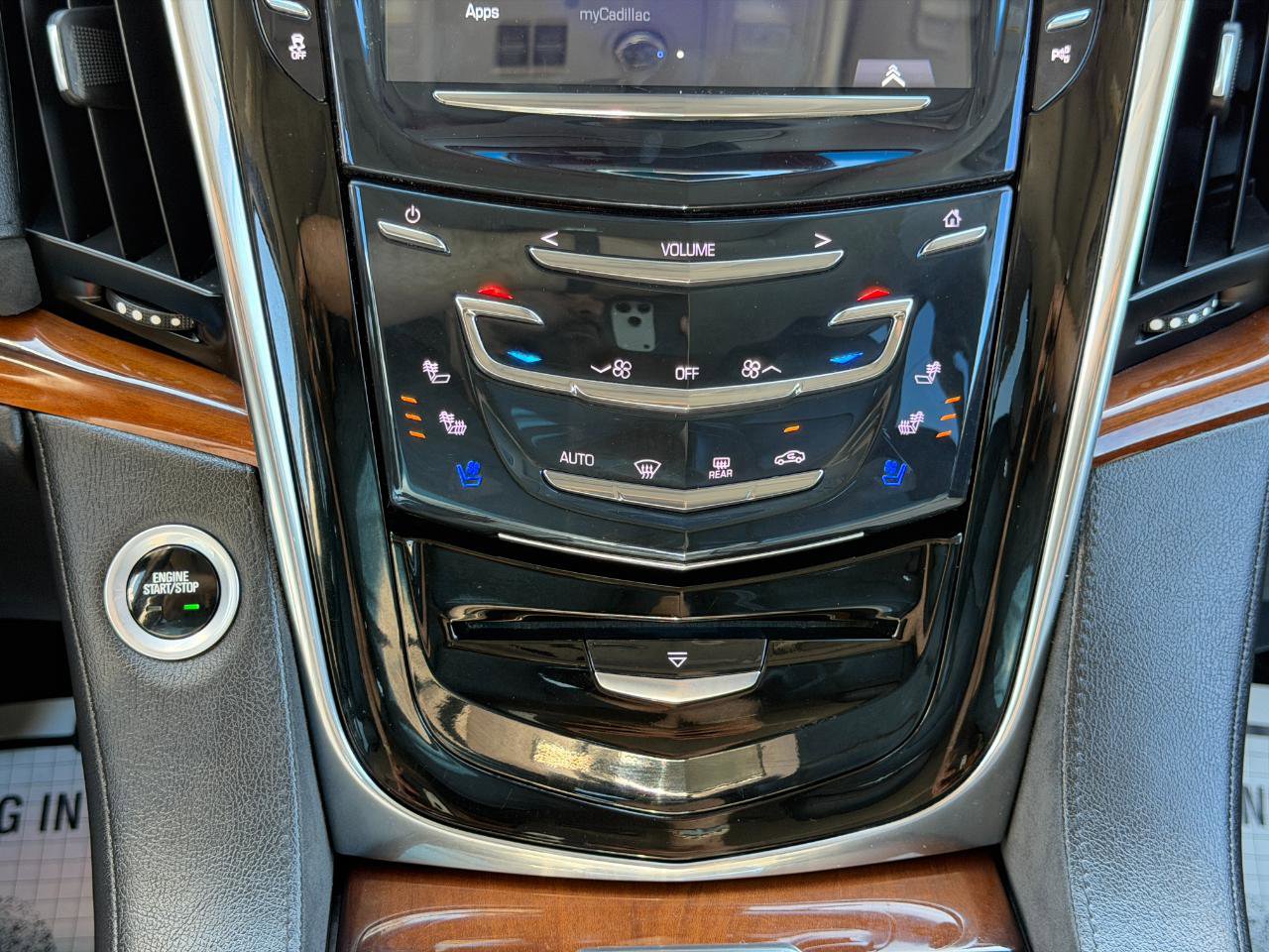 Used 2018 Cadillac Escalade Luxury AWD/4WD image 77