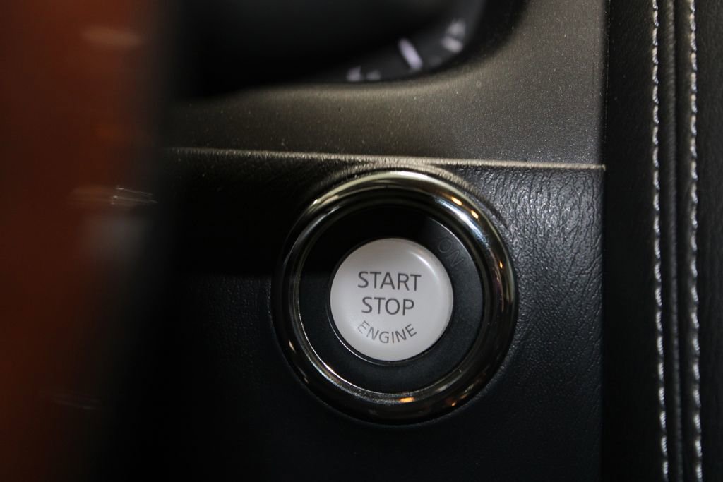 Used 2018 INFINITI QX80 4WD w/ Driver Assistance Package image 26