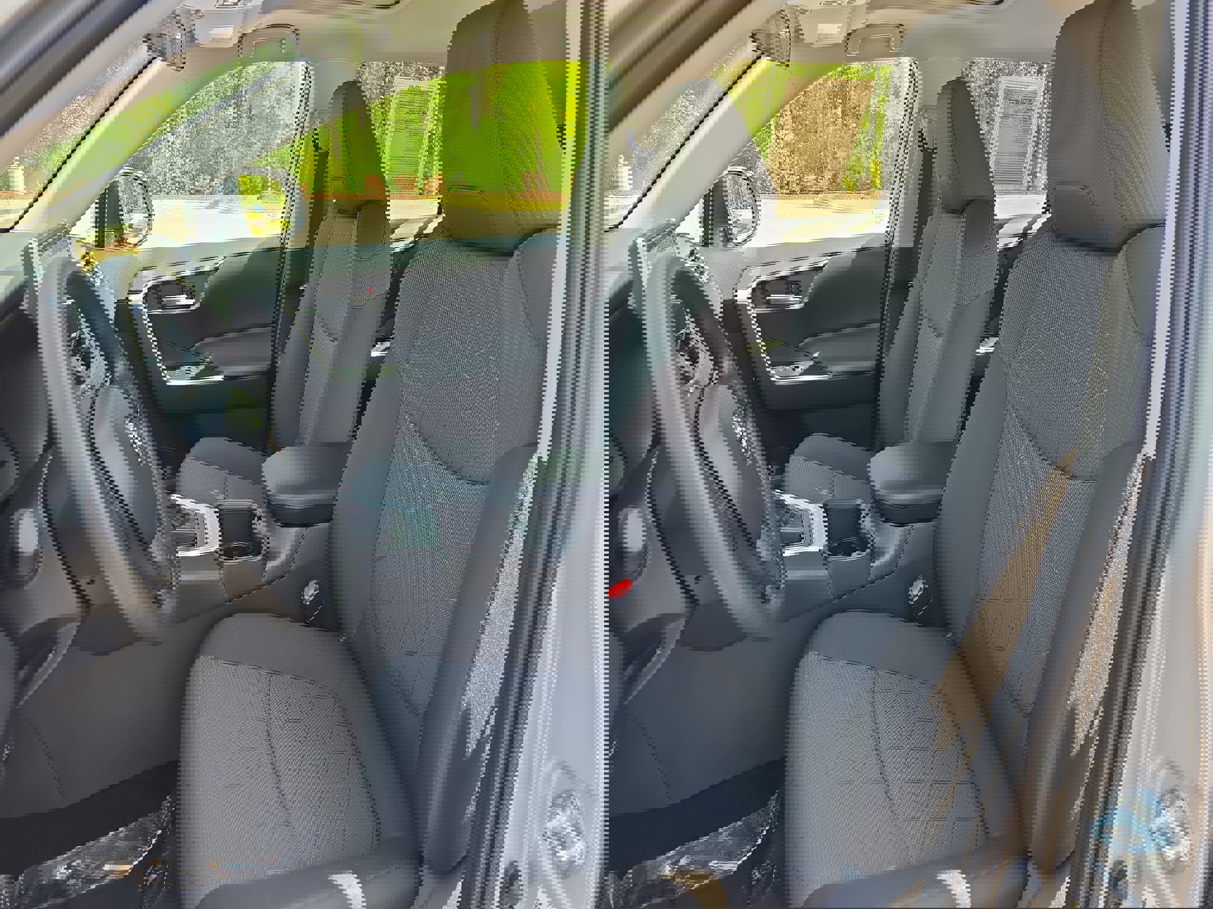 Used 2025 Toyota RAV4 XLE w/ Convenience Package image 17