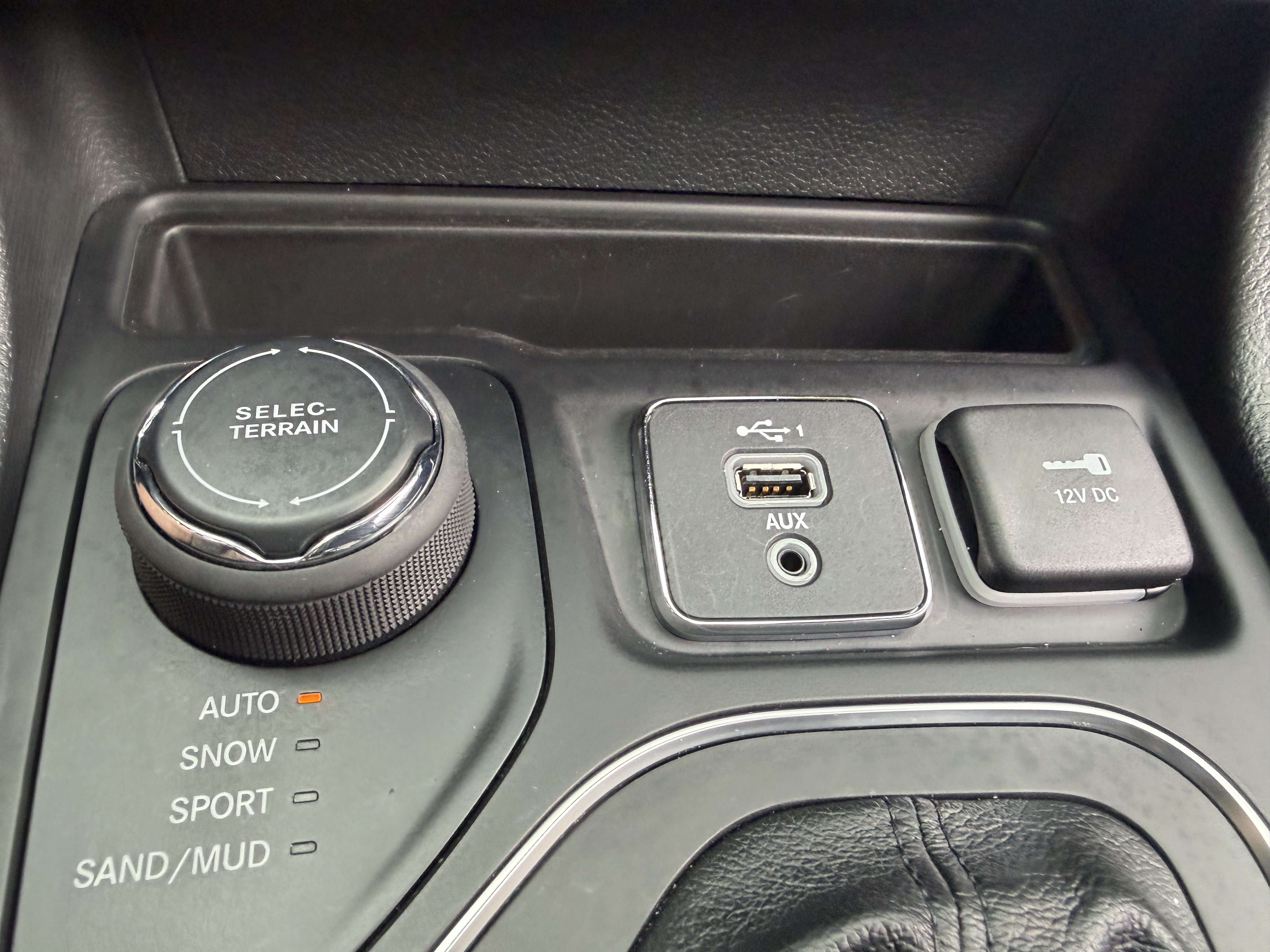 Used 2021 Jeep Cherokee Latitude Lux 80th Anniv w/ Quick Order Package 2YU 80th AWD/4WD image 57