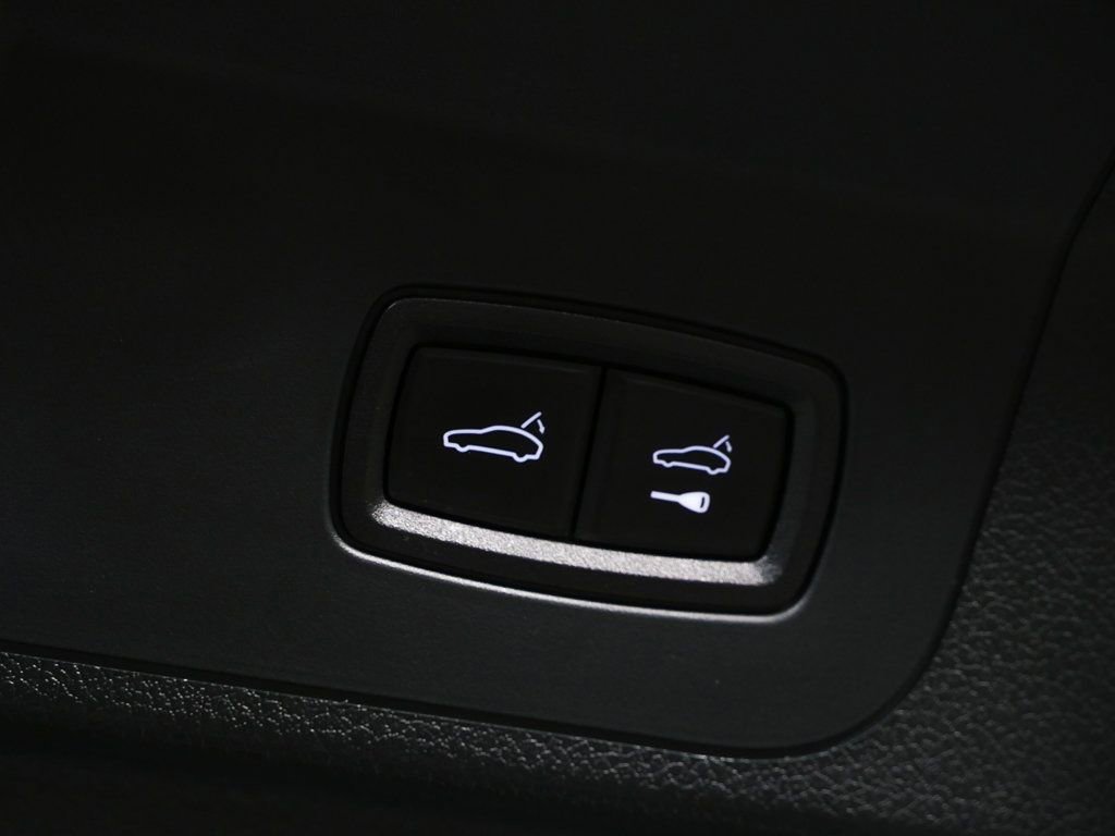 Certified 2023 Porsche Panamera 4S w/ Premium Package image 32