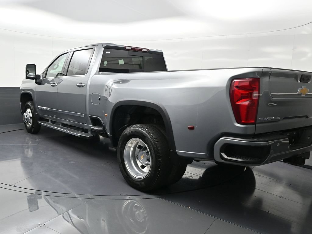 Used 2025 Chevrolet Silverado 3500 High Country w/ High Country Premium Package image 3