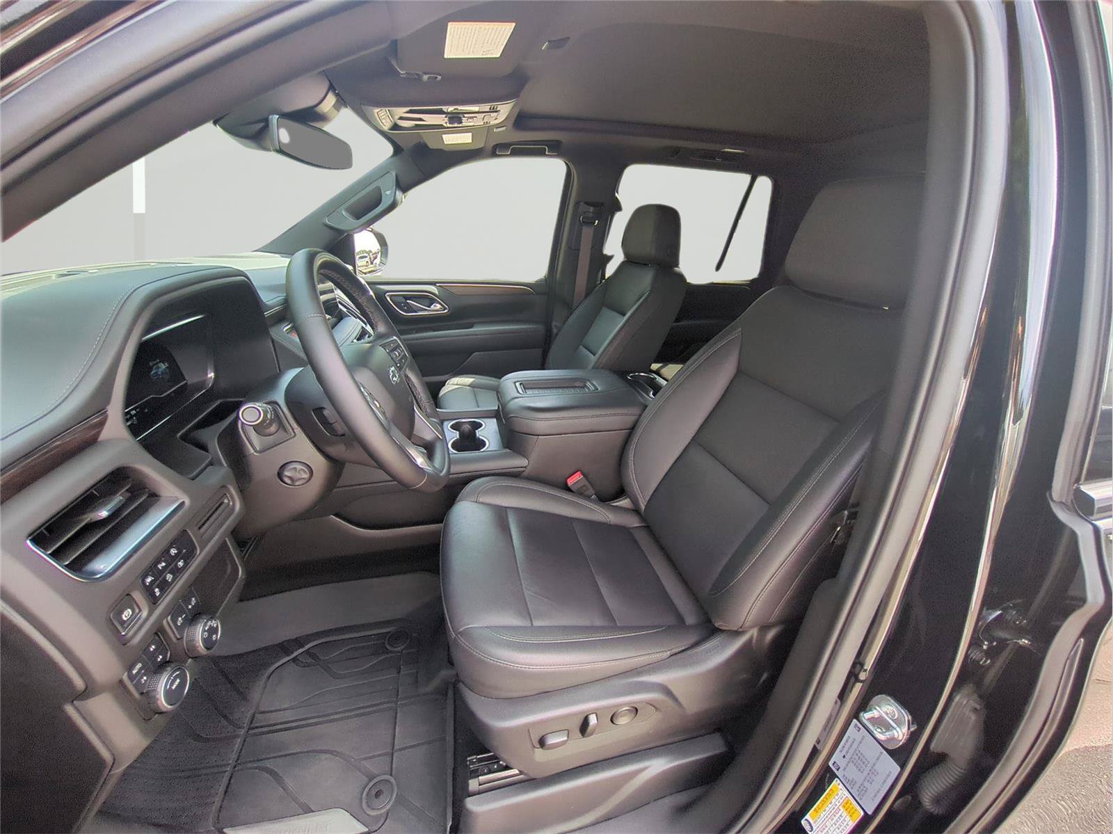 Used 2024 Chevrolet Tahoe Z71 w/ Luxury Package AWD/4WD image 23