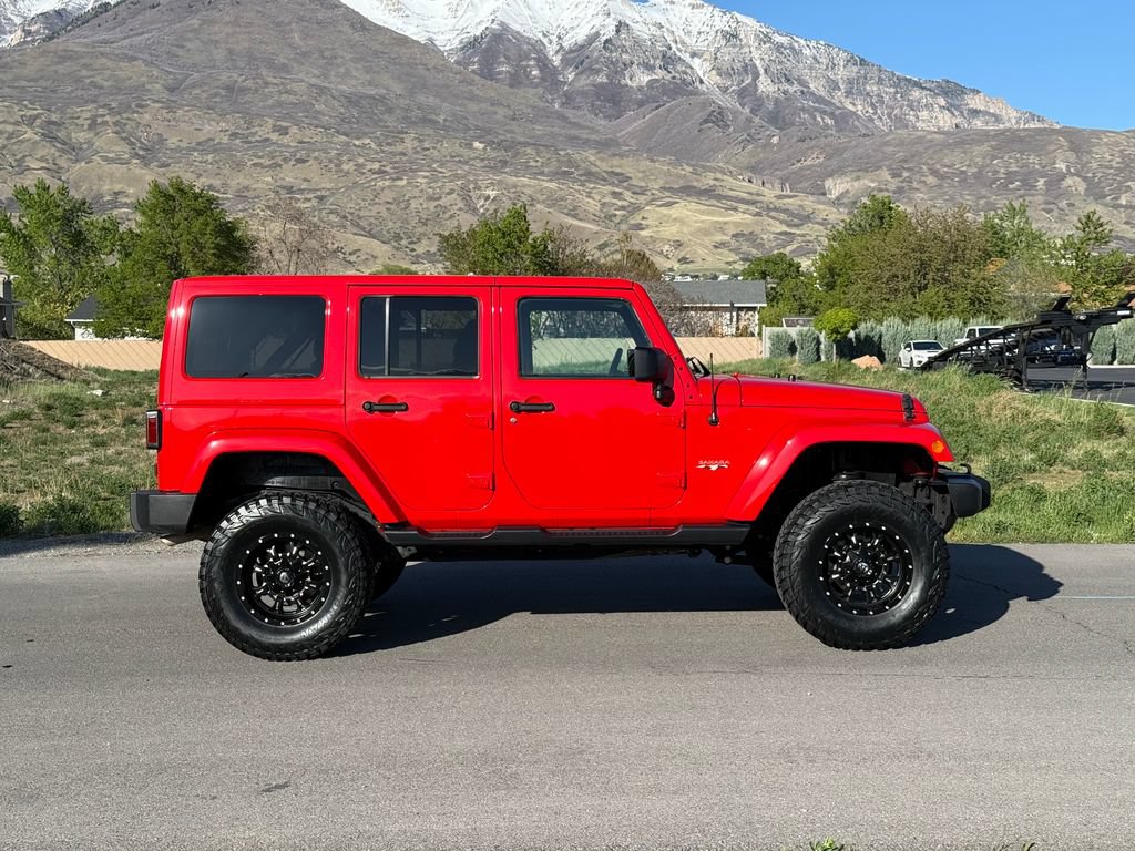 Used 2018 Jeep Wrangler Unlimited Sahara w/ Max Tow Package AWD/4WD image 8