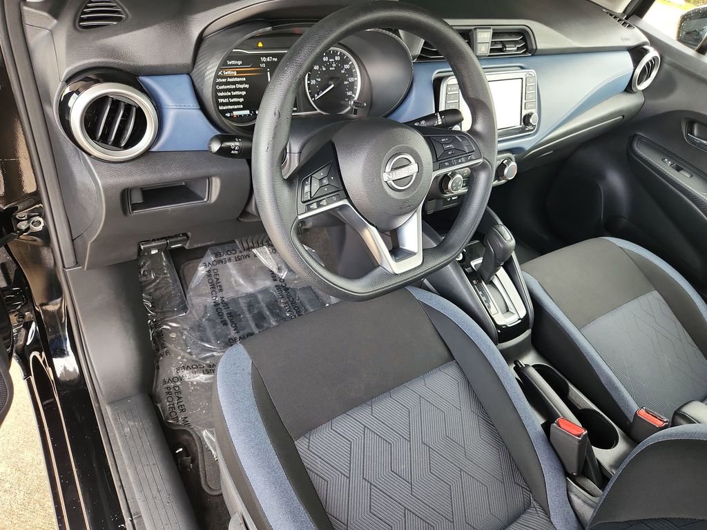 Used 2025 Nissan Versa SV FWD image 16