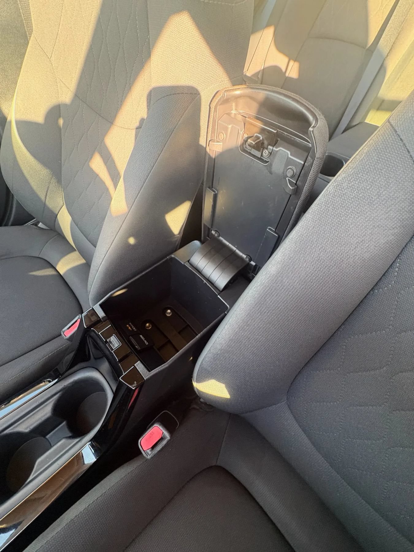 Used 2020 Toyota Corolla LE FWD image 23