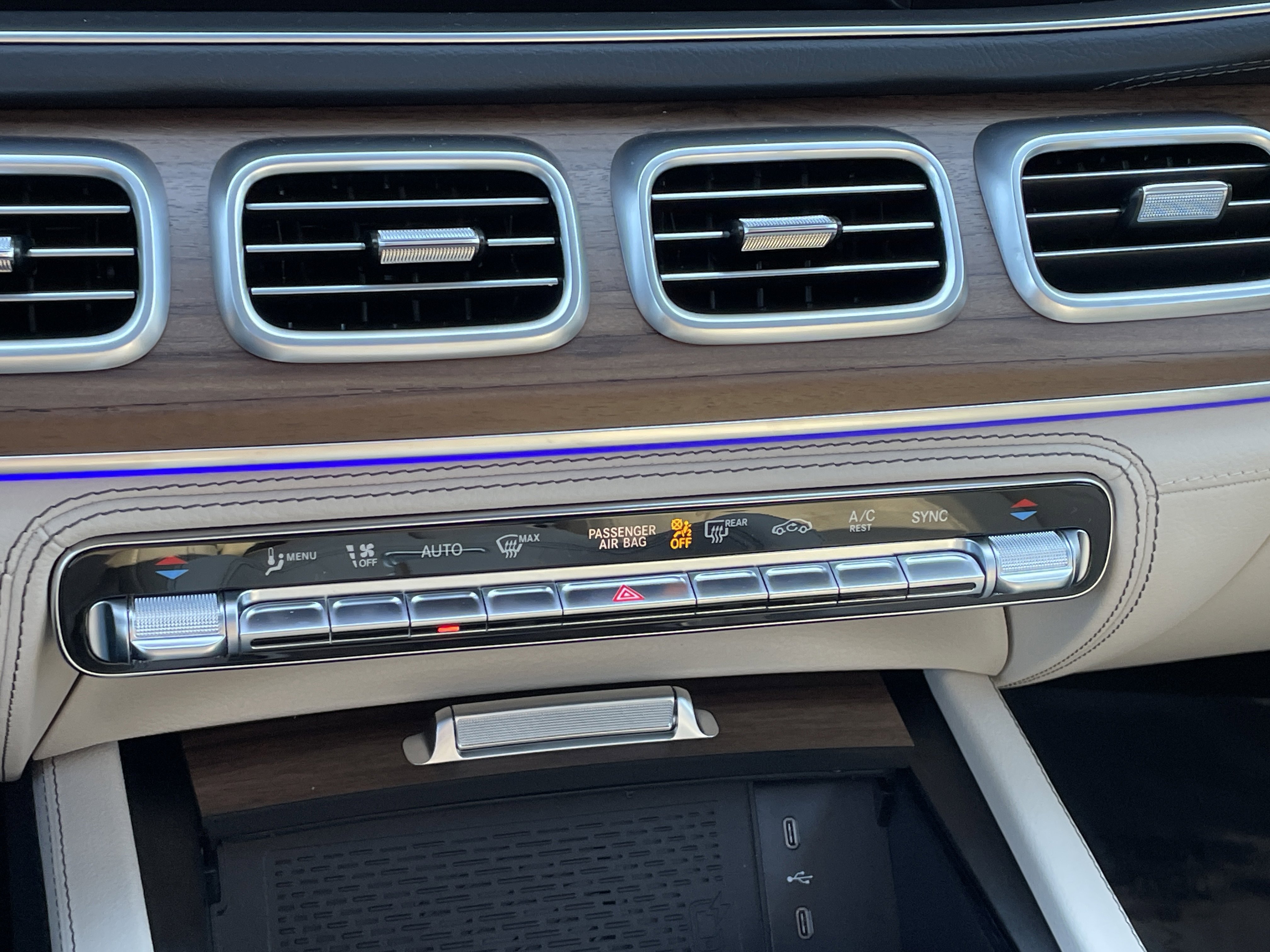 New 2026 Mercedes-Benz GLS 580 4MATIC image 31